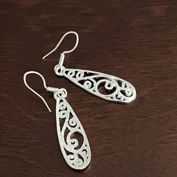 Silver Plated Filigree Drop Earrings Simple Delicate - Picture 1 of 3
